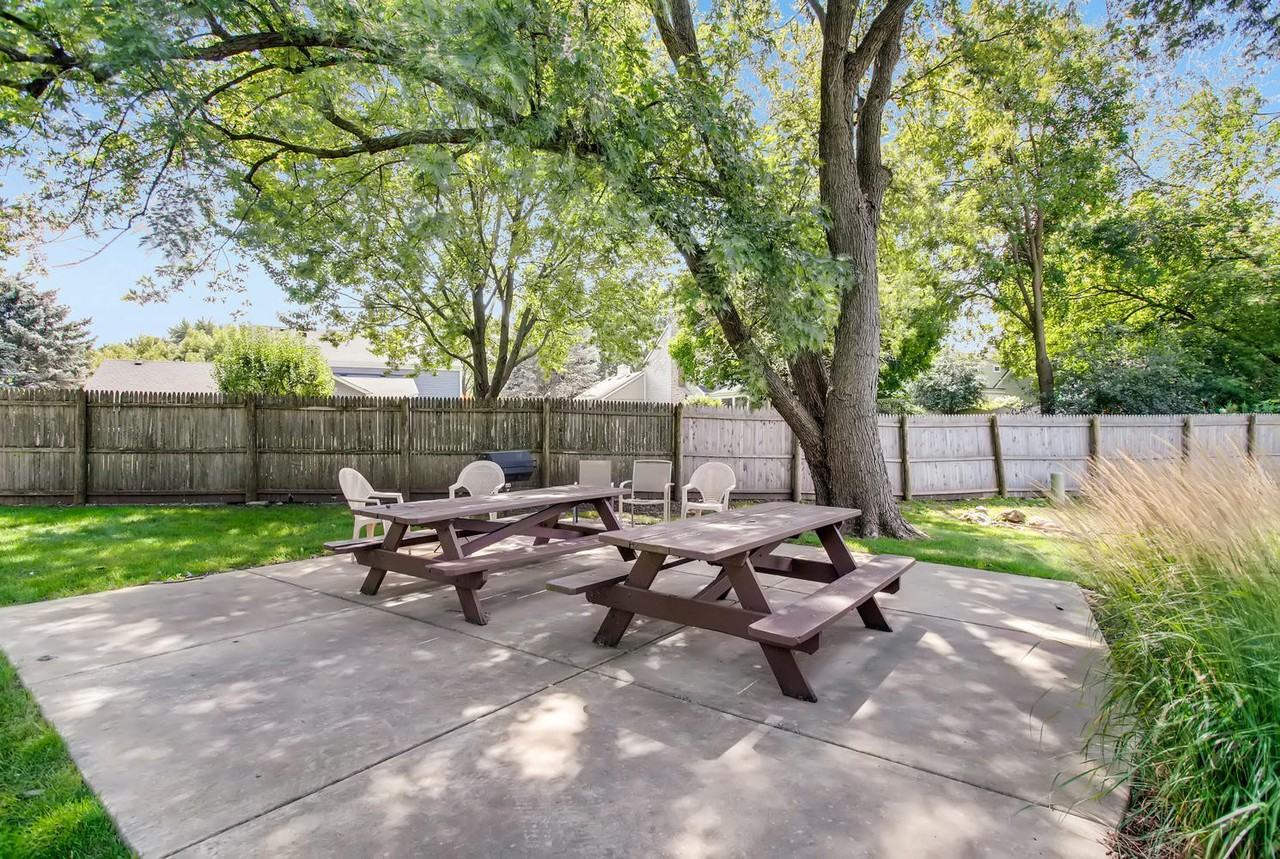 Maple Park Apartments 1330 East Chicago Avenue, Naperville, IL 60540