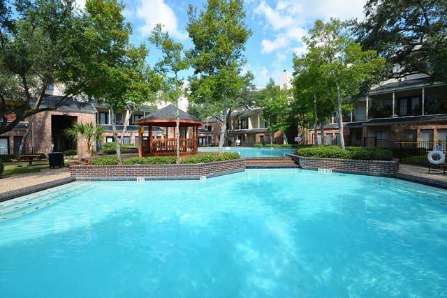 Vanderbilt Court Apartments 12630 Ashford Point Dr, Houston, TX 77082