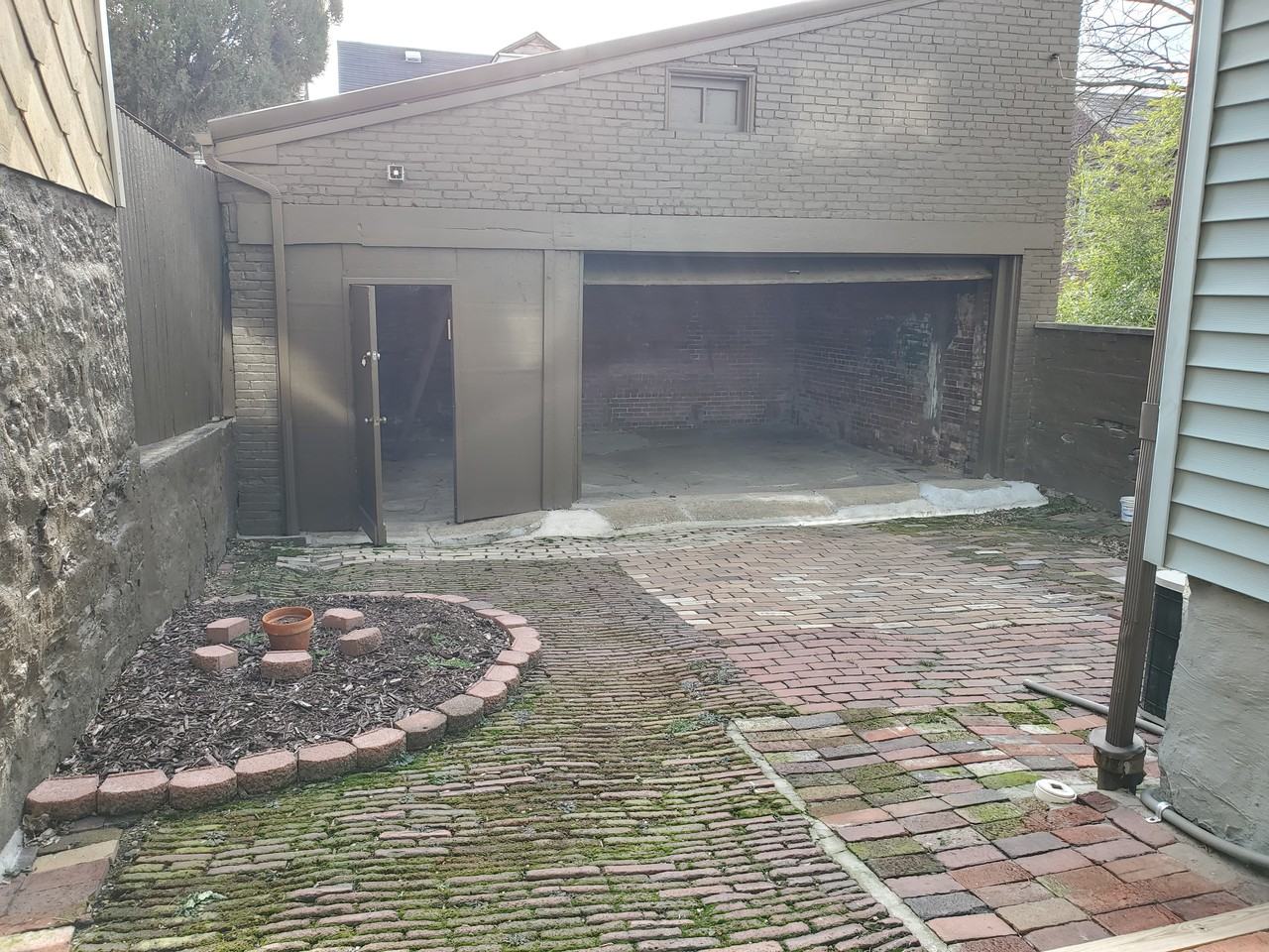 1109 Goettman St Apartments in Troy Hill, Pittsburgh, PA 15212 Zumper