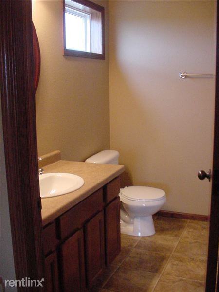 Cottonwood Cottage Townhomes Apartments 1138 Santa Fe Ave, Bismarck