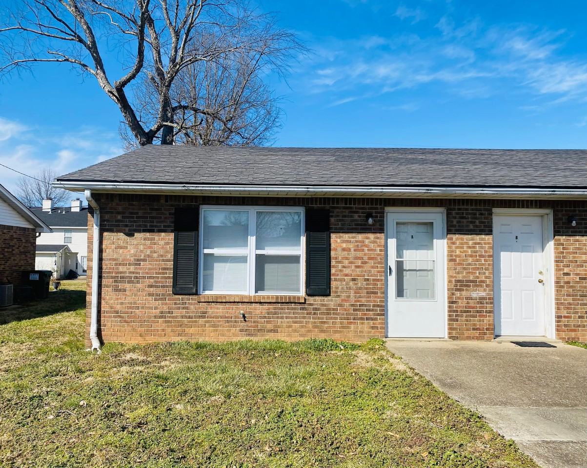 1301 Kenilwood Way, Bowling Green, KY 42104 1 Bedroom Apartment for