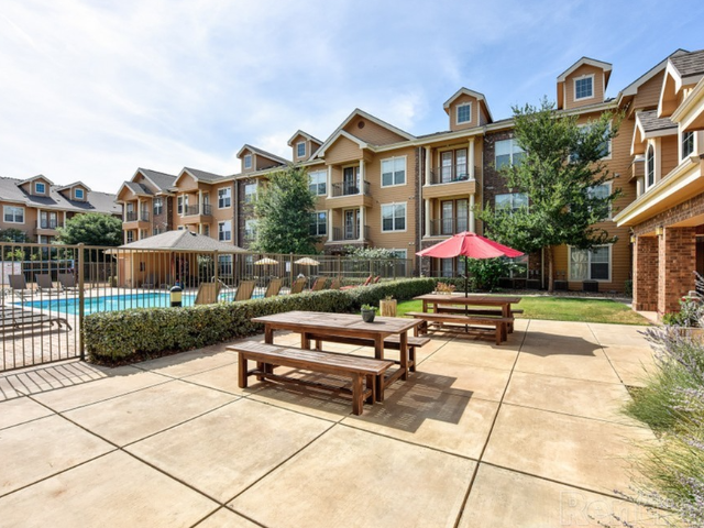 The Edge Student Housing Apartments 223 Indiana Ave, Lubbock, TX