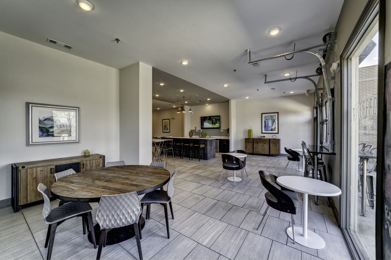 Riverfront Village Student Housing Apartments 2330 Jack Warner Pkwy