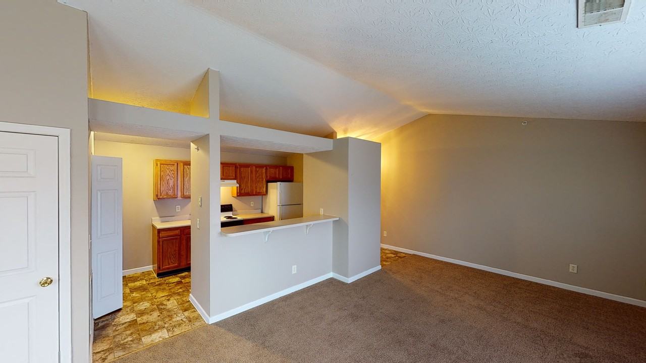 Oxford Hills Apartments 725 Rosewood Drive, Taylor Mill, KY 41015