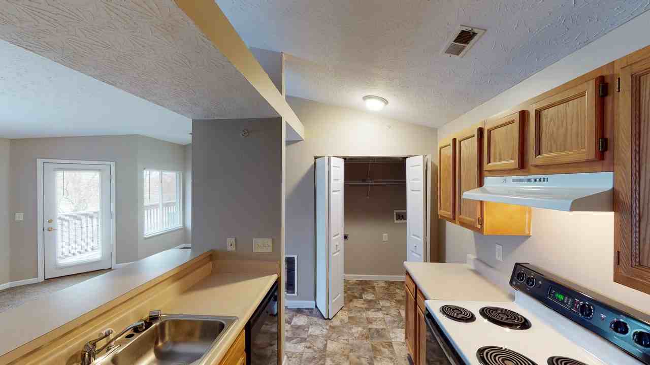 Oxford Hills Apartments 725 Rosewood Drive, Taylor Mill, KY 41015