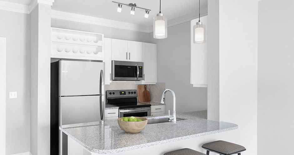 Vale Overland Park Apartments 13331 Hauser St, Overland Park, KS