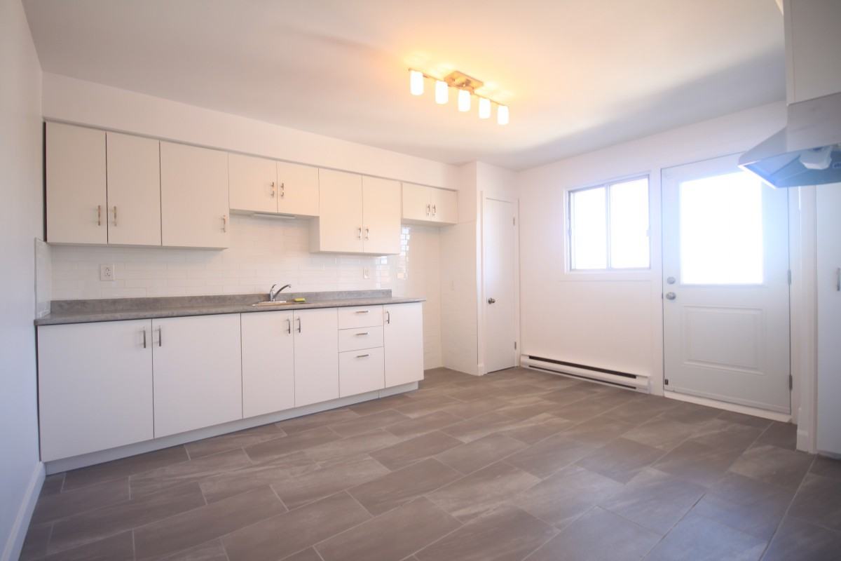 7427 Rue FrançoisPerrault Apartments in FrançoisPerrault, Montréal