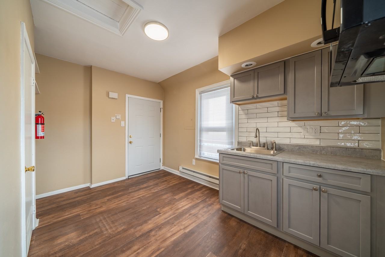 2802 Edgmont Ave Apartments in Brookhaven, PA 19015 Zumper