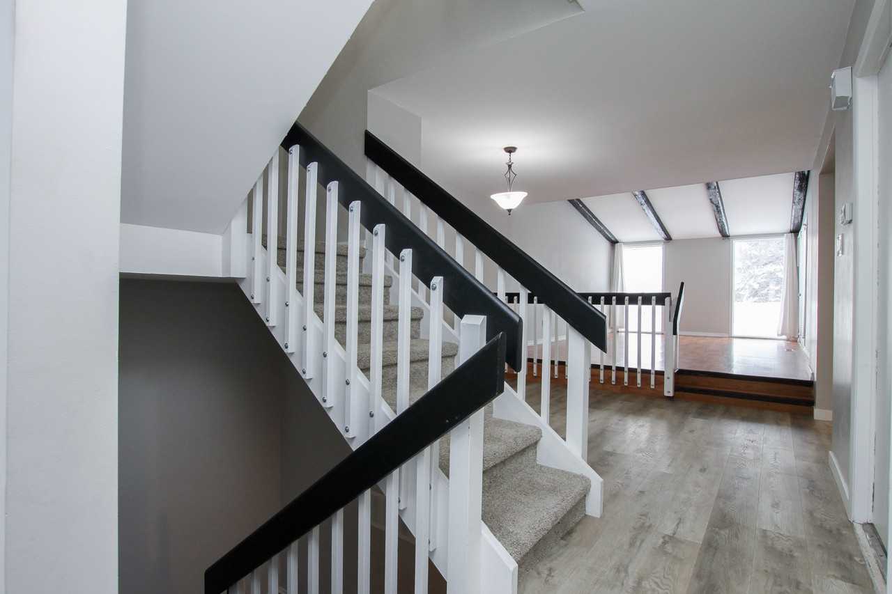 142 Lee Ridge Road 142, Edmonton, AB T6K 0M9 3 Bedroom Condo for