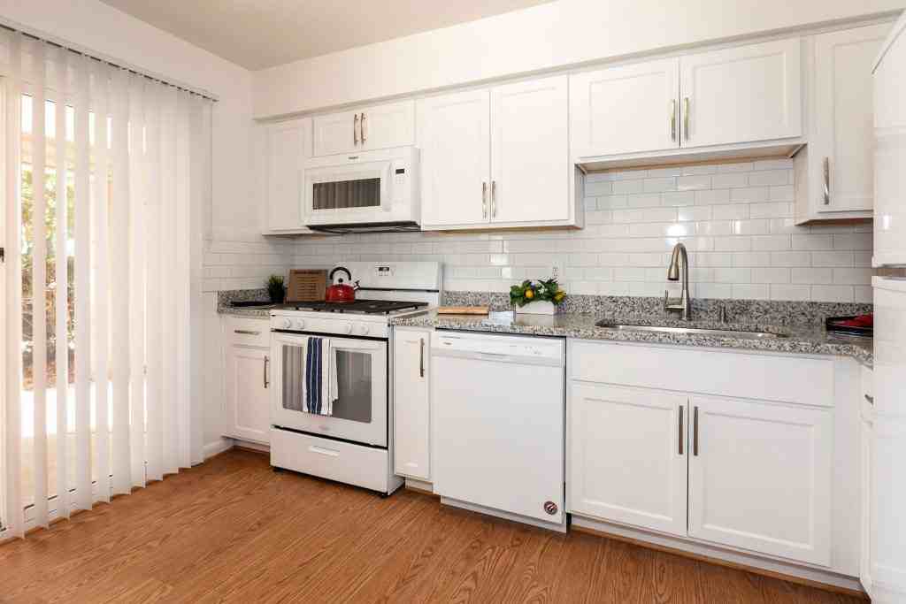 Mariners Cove Apartments 832 Blackfriars Drive, Virginia Beach, VA