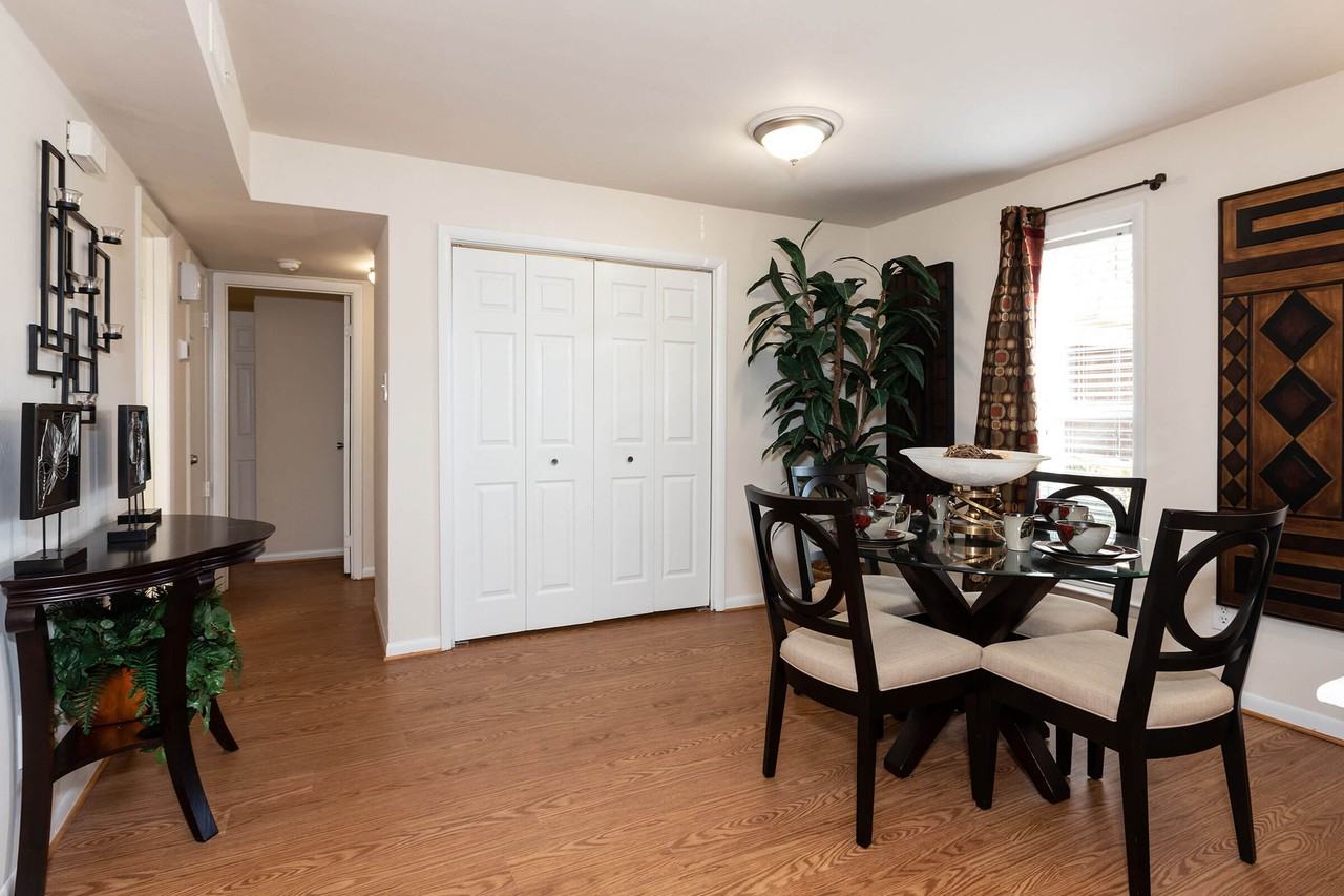 Mariners Cove Apartments 832 Blackfriars Drive, Virginia Beach, VA