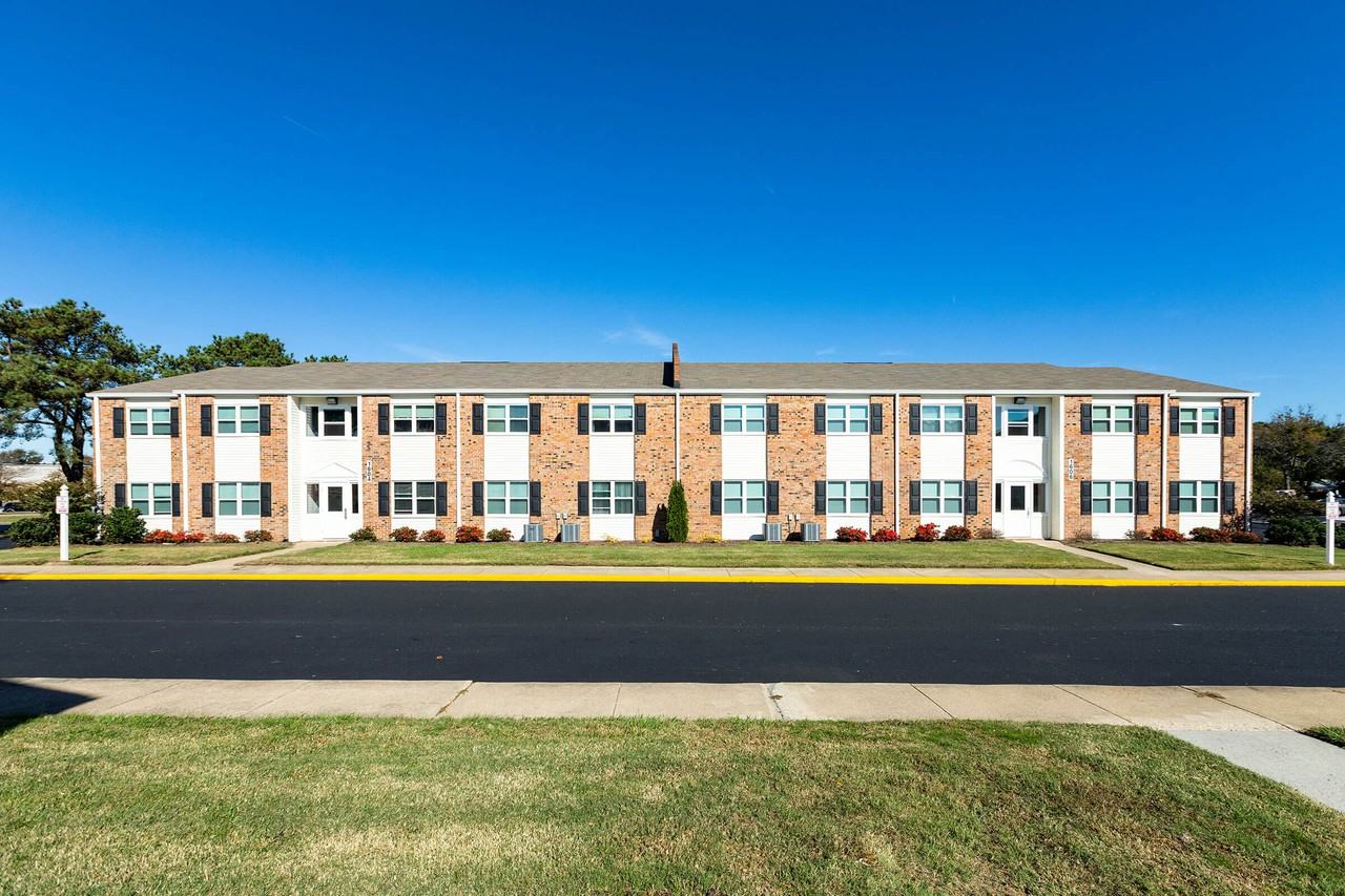 Driftwood Apartments 1600 Diamond Springs Road, Virginia Beach, VA