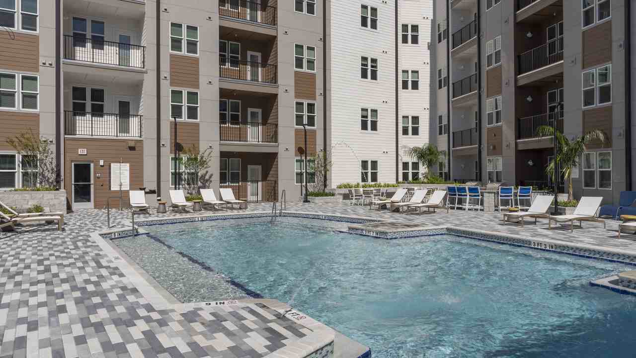 SOUTHERLY AT SOUTHBANK Apartments 959 Prudential Dr, Jacksonville, FL