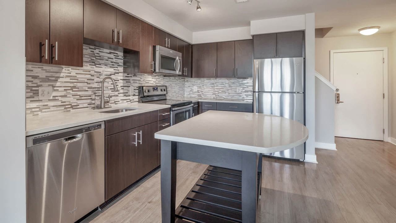 Radiant Fairfax Ridge Apartments 3887 Fairfax Ridge Rd, Fairfax, VA