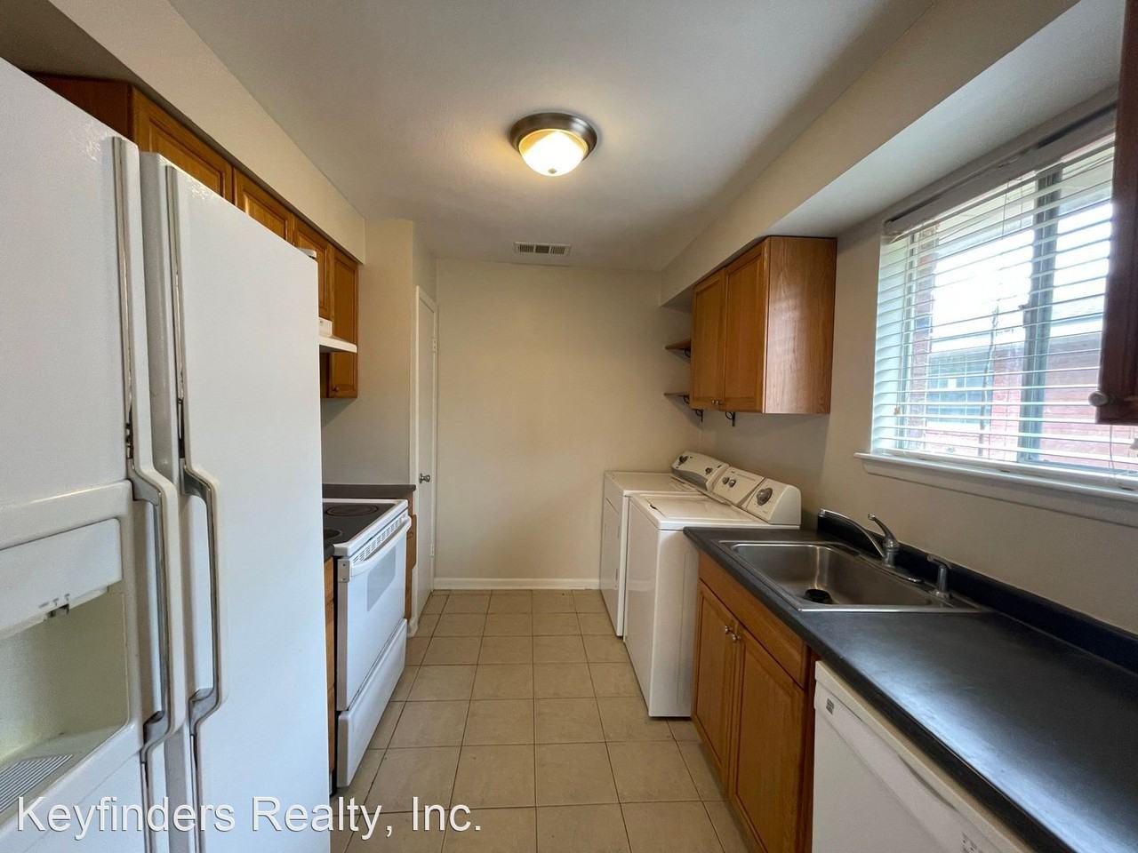 414/416 Jennifer Jean Apartments in HighlandsPerkins, Baton Rouge, LA