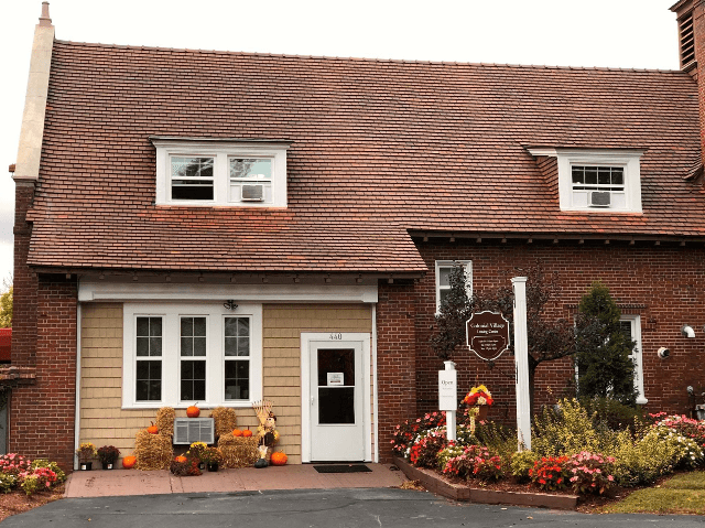 Colonial Village Apartments 440 River Rd, Manchester, NH 03104 Zumper