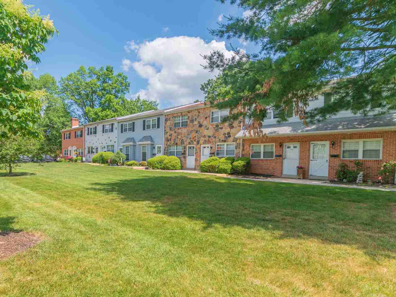 Rolling Glen Townhomes and Apartments 1531 Rolling Glen Dr, Boothwyn