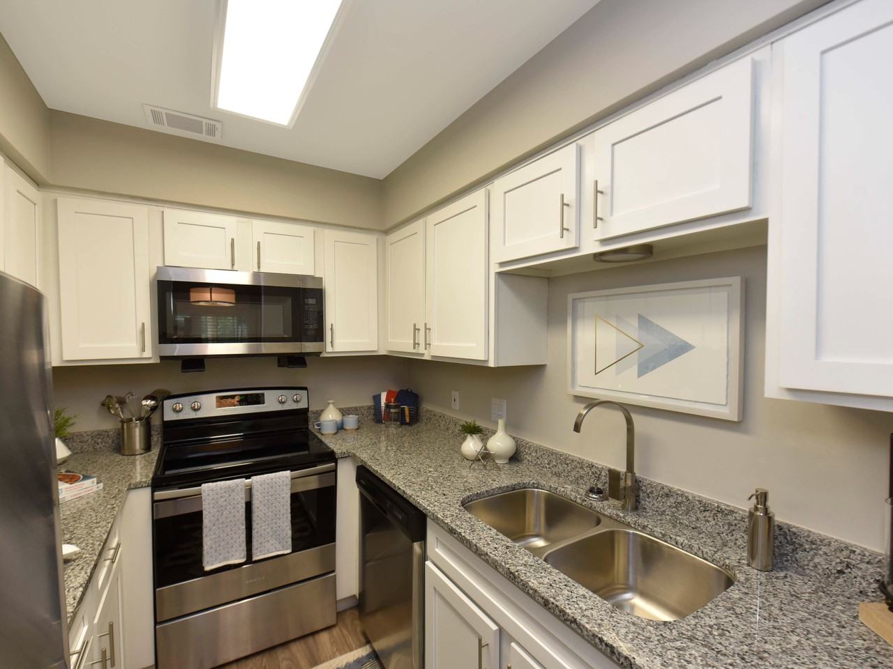 The Everly Apartments Little Rock, AR 2501 Riverfront Dr, Little