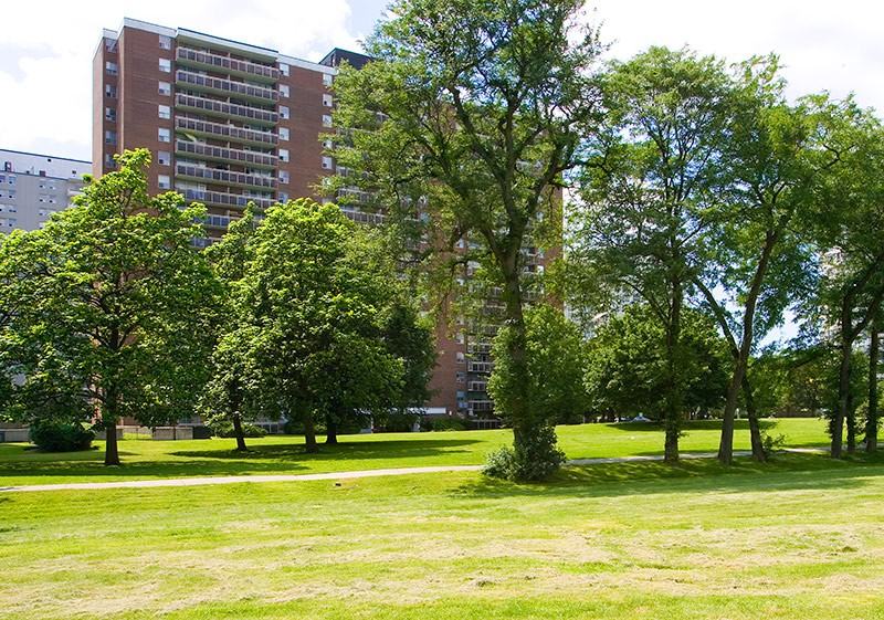 6040 Bathurst Street/5 Fisherville Rd Apartments 6040 Bathurst St