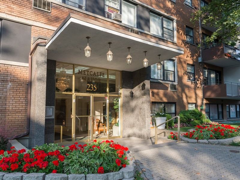 Metcalfe Apartments in Westmount, QC H3Z 2H8 Zumper