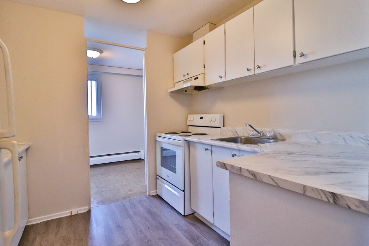 1919 Kilborn Avenue Apartments 1919 Kilborn Ave, Ottawa, ON K1H 6N6