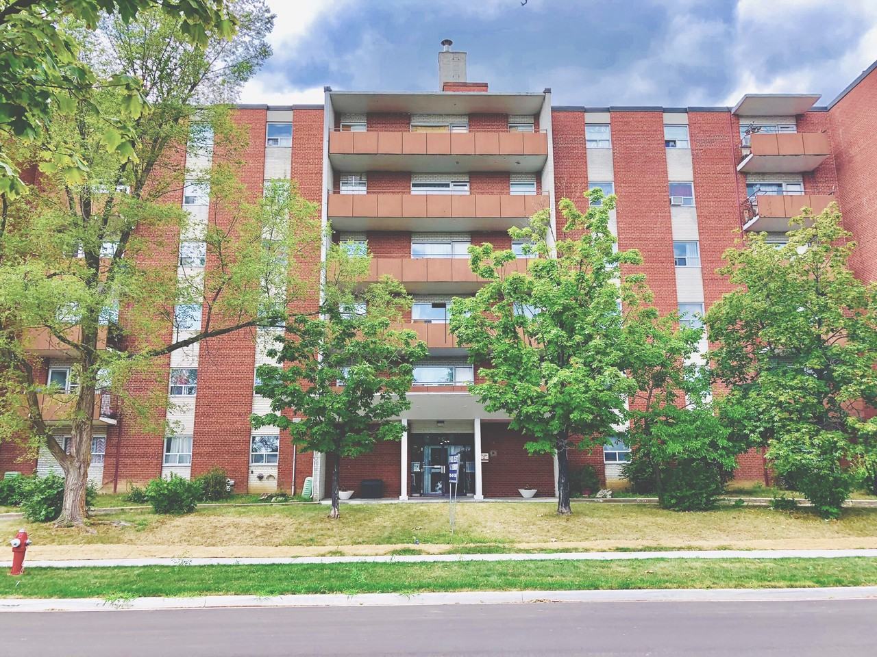 Westwood Apartments 1465 Tyneburn Cres, Mississauga, ON L4X 1P7 Zumper