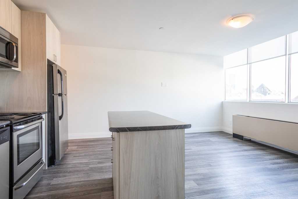 BloorAnnex Residences Apartments 7 Walmer Rd, Toronto, ON M5R 2W8