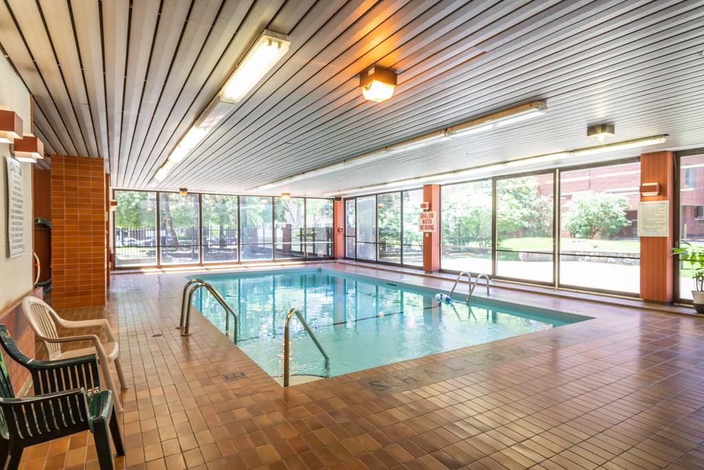 Gerrard Residences Apartments 40 Gerrard St E, Toronto, ON M5B 2E8