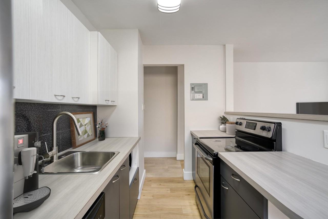 Hargrave Place Apartments 45 & 45 Hargrave Street 26, Winnipeg, MB