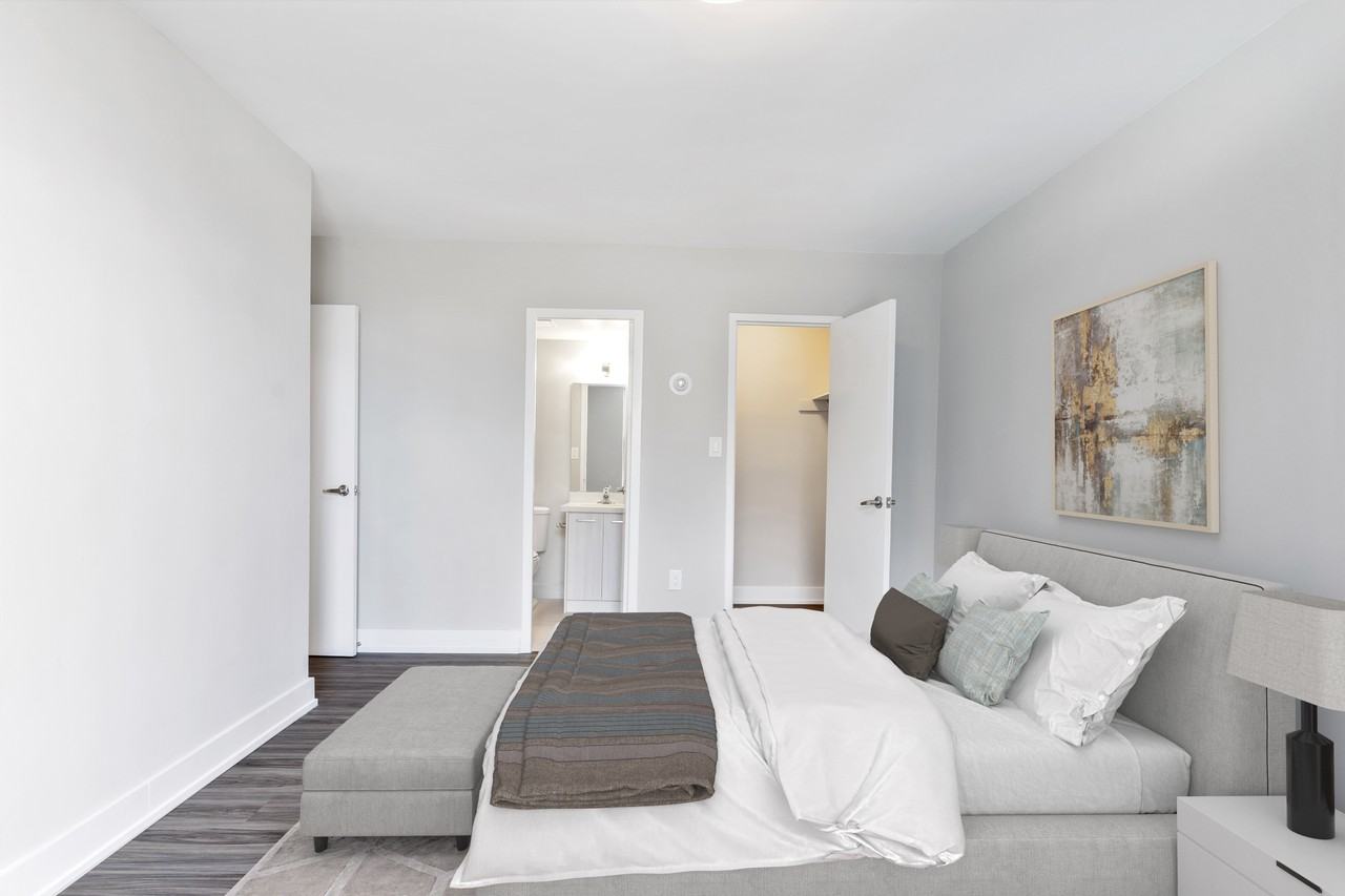 Parkway Forest Towers Apartments 100 Parkway Forest Dr, Toronto, ON