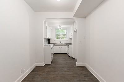 5825 CHEMIN COTE ST LUC Apartments 5825 Ch De La CôteSaintLuc