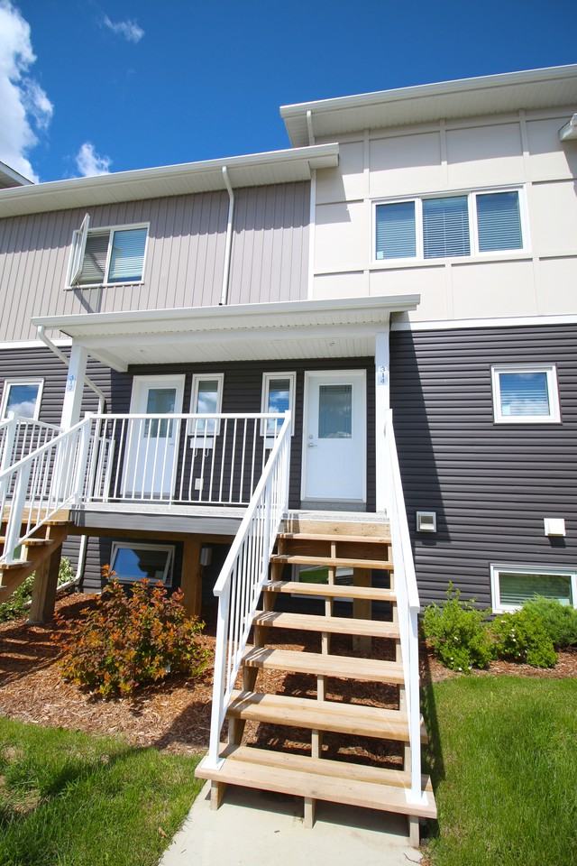 Parkside Townhomes Evergreen Apartments 402 Manek Rd, Saskatoon, SK