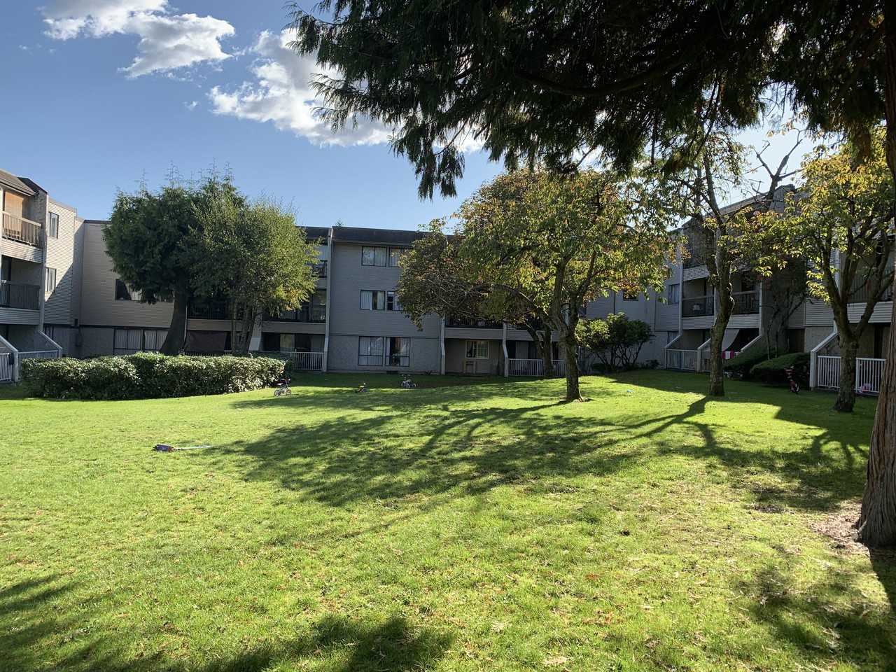 Guildford Gardens (A) Apartments 10557 150 St, Surrey, BC V3R 4B6