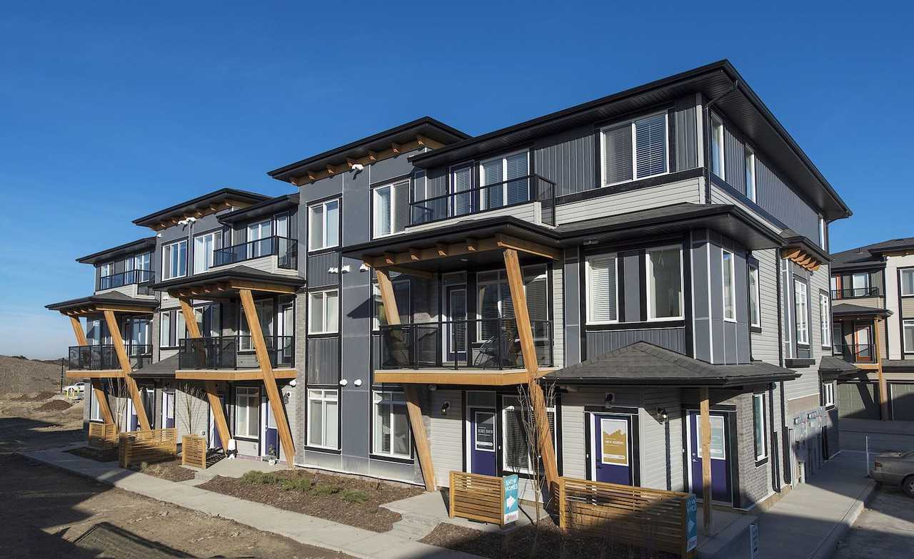 Pet Friendly 1&3 BD Townhomes at Essential Aurora in SW Edmonton