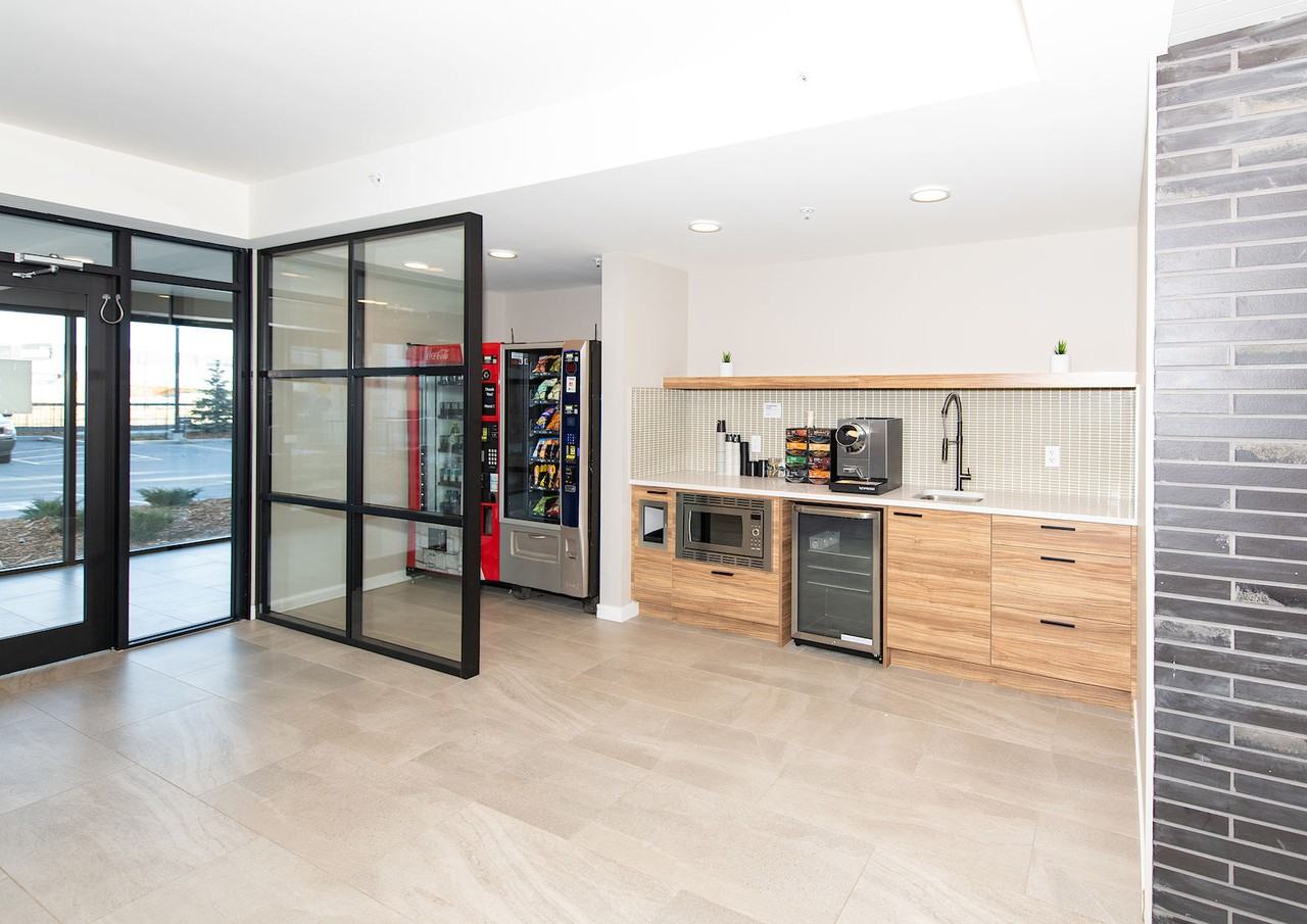 Pet Friendly Apartments For Rent In Downtown Edmonton 10954 84 St Nw