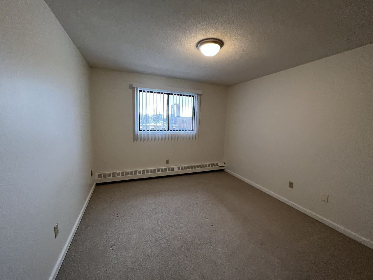1 & 2 Bedroom Apartments Near Whyte Avenue 10138 84 Ave Nw, Edmonton