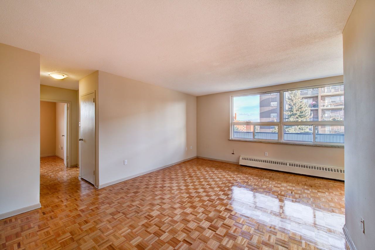 Strathroy Manor Apartments 1470 Williamsport Dr, Mississauga, ON L4X