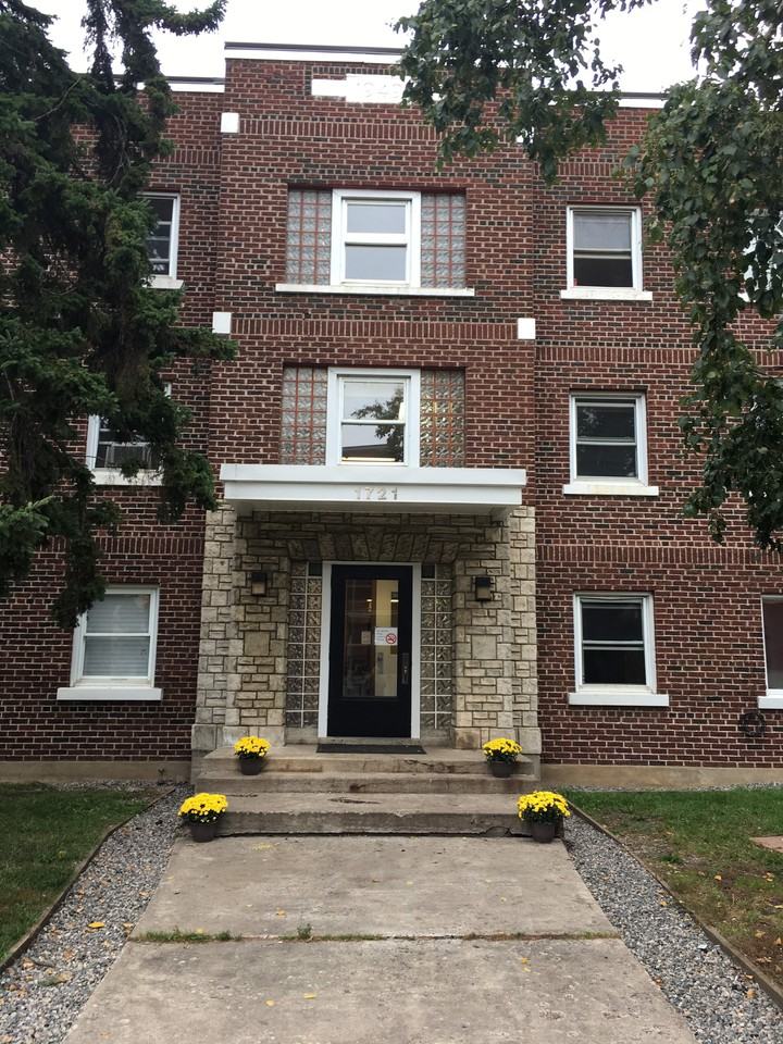 Moodie Apartments 1731 1721, 1731, 1741 Moodie Street East 1731