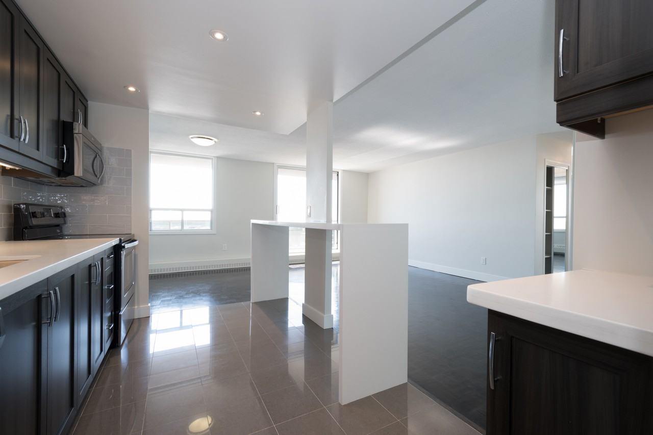 297 Queens Apartments in College Park, Oakville, ON L6H 2B4 Zumper