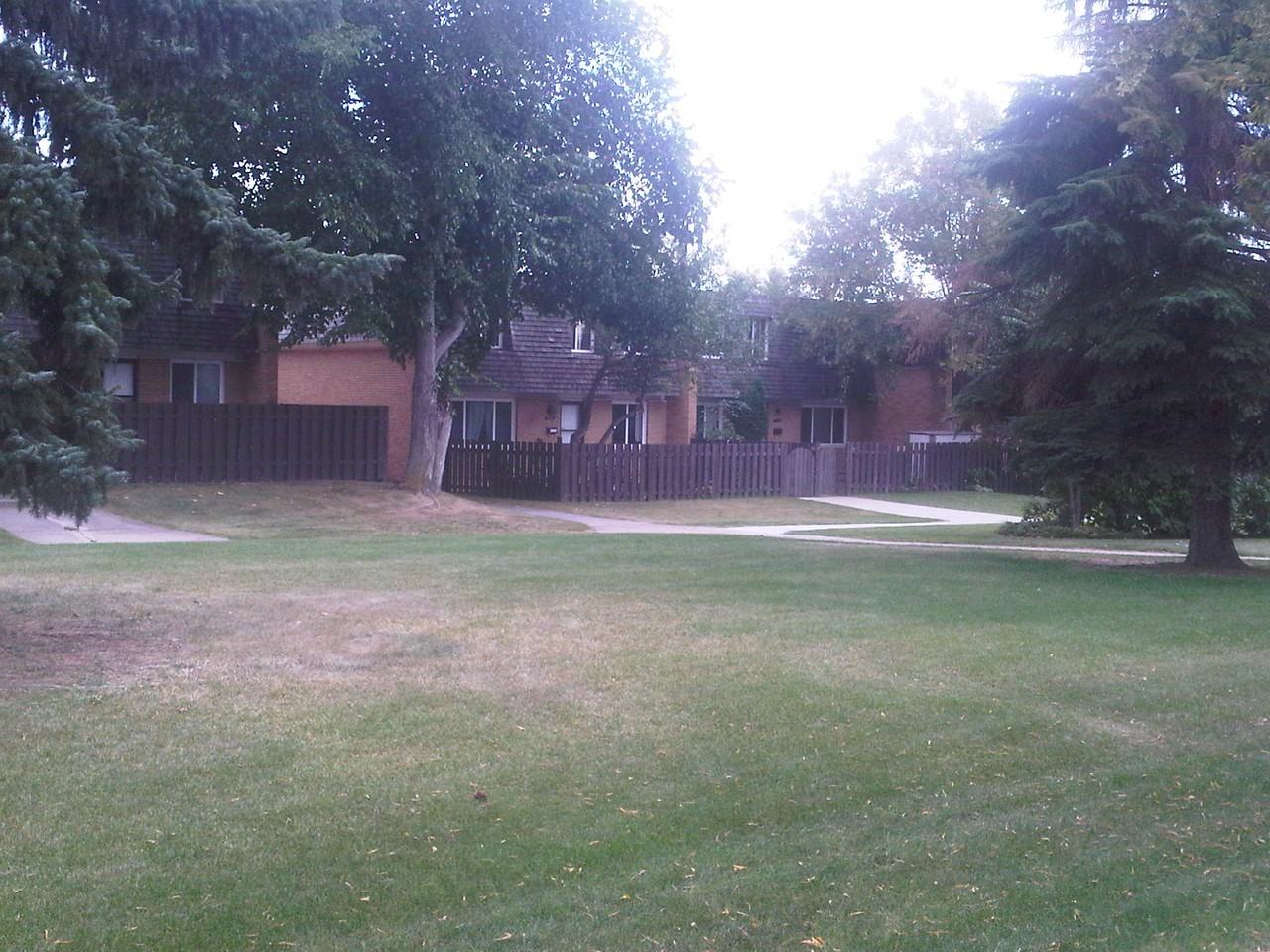 Londonderry Square Apartments 6600 149 Ave Nw, Edmonton, AB T5C None