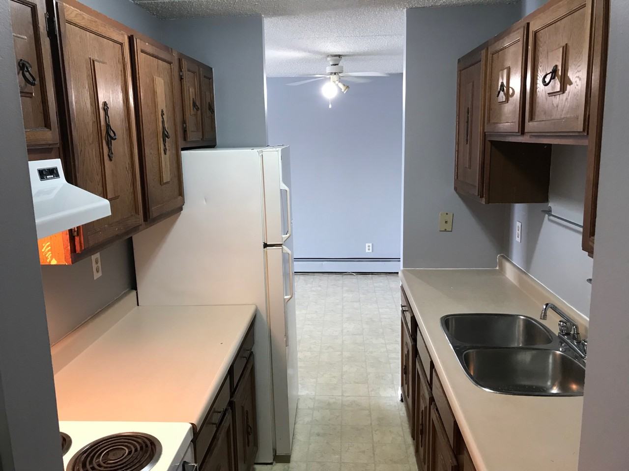 Bonnie Doon Manor Apartments 9107 88 Ave Nw, Edmonton, AB T6C 1M2