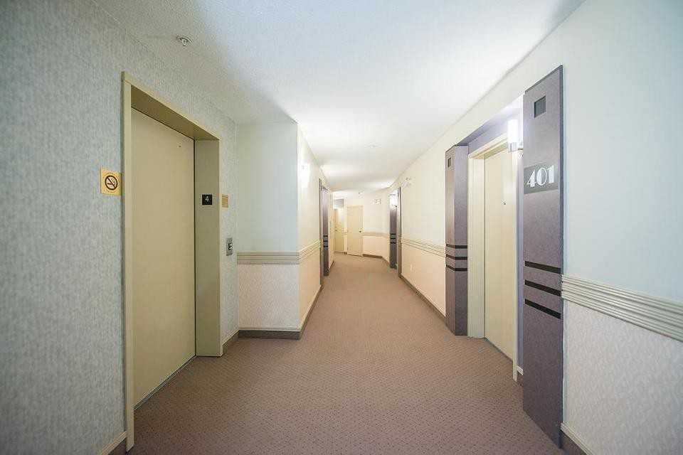 Holyrood Boulevard Apartments 8423 95 Ave Nw, Edmonton, AB T6C 4S6