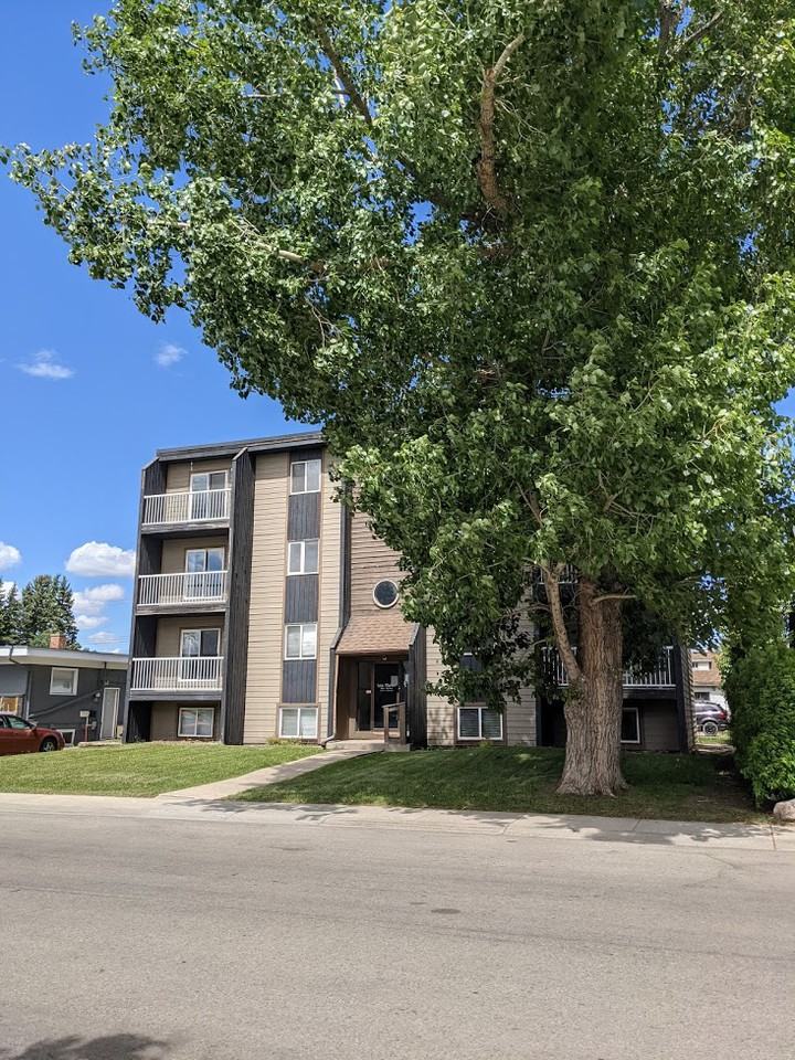 Lisa Manor Apartments 10114 105 Ave, Grande Prairie, AB T8V 1H4 Zumper