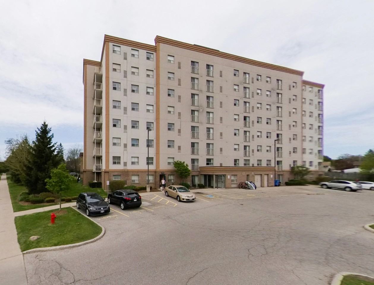 Bloomingdale Mews Apartments 593 Strasburg Rd, Kitchener, ON N2E 4J1