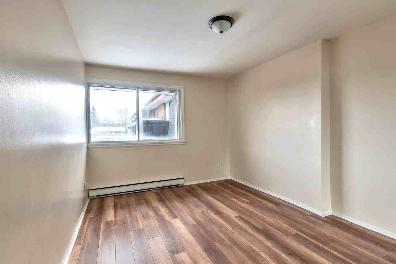 Le Palais Pierrefonds Apartments 17000 Boul De Pierrefonds, Montréal