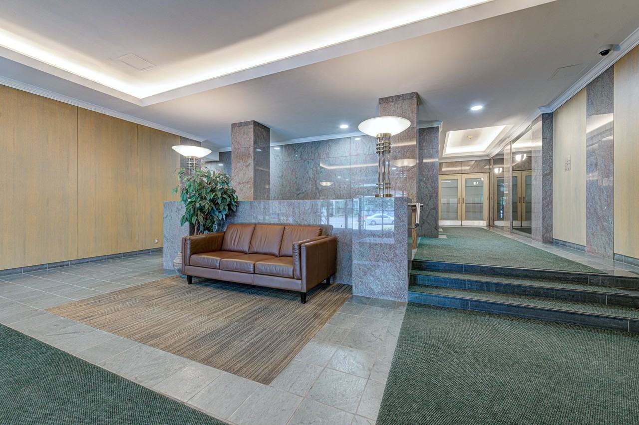 Holly Square Apartments 60 Holly Square Apts., Toronto, ON M4S 2G7