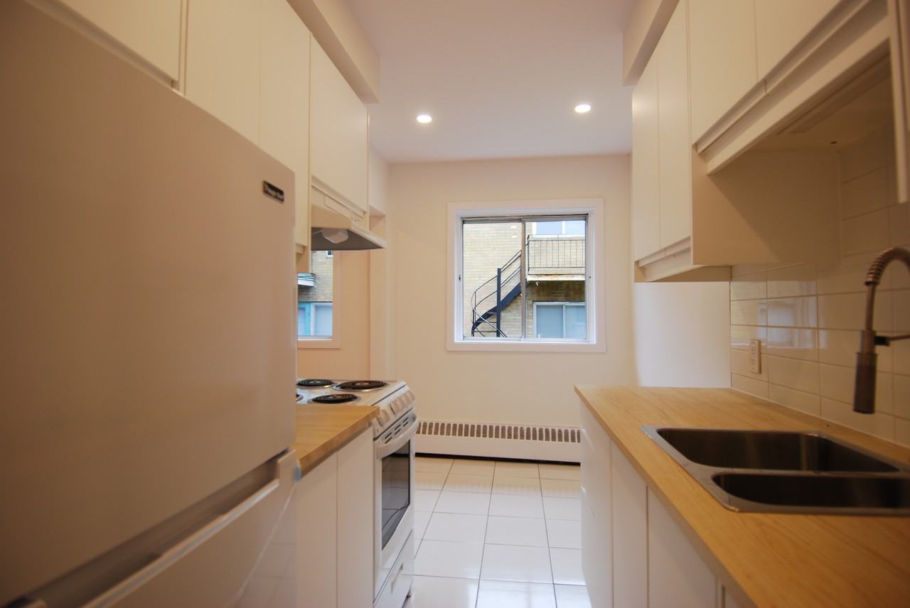 3400 Place Decelles Apartments in ParcKent, Montréal, QC H3S 1X4 Zumper