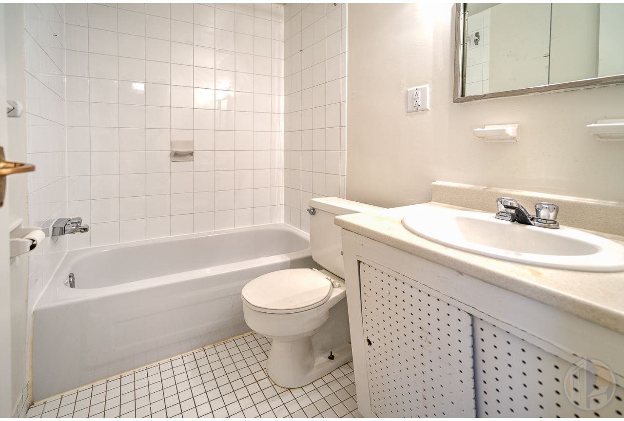 3250 Ellendale Apartments 3250 Av Ellendale, Montréal, QC H3S 1W4