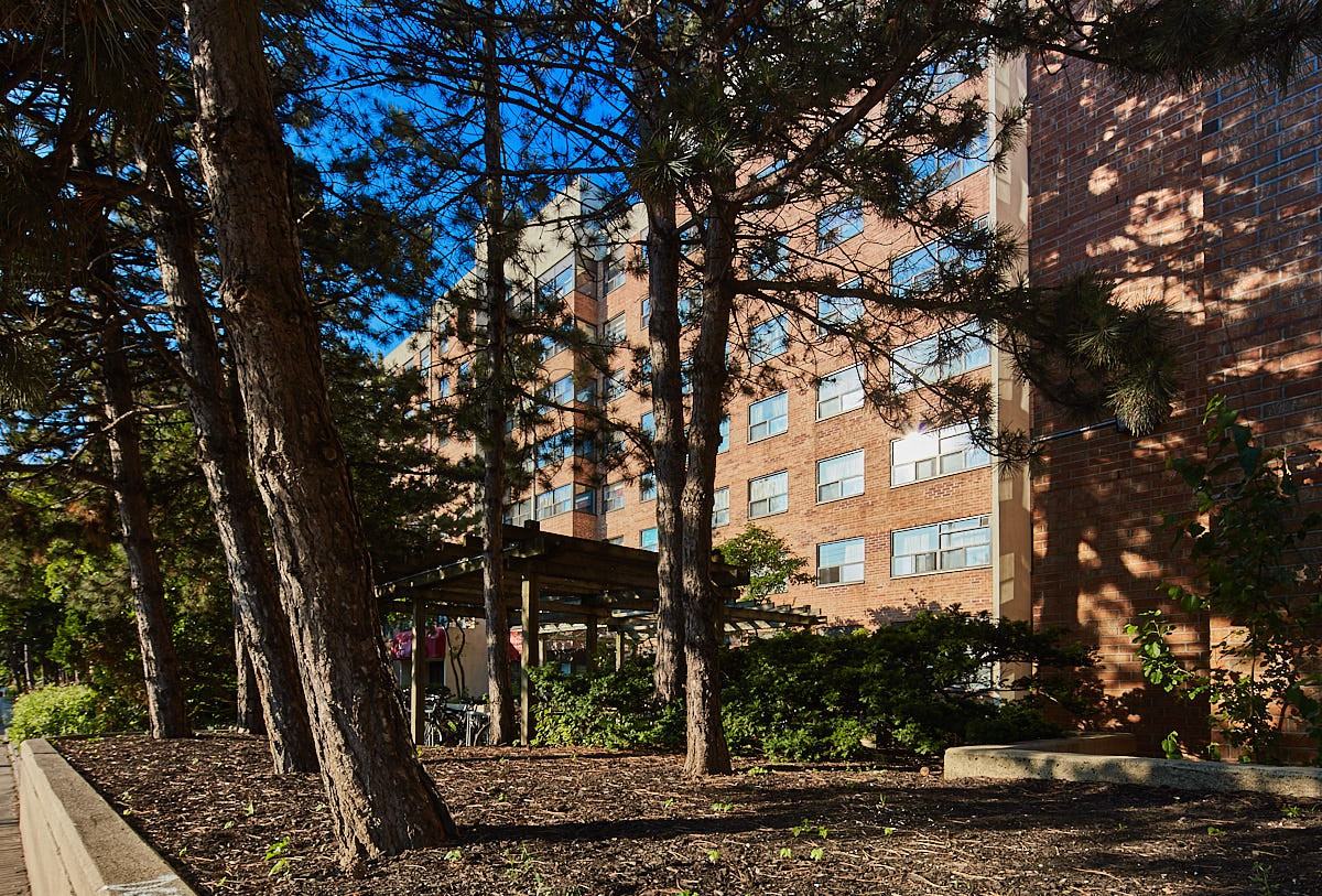 Kings Gardens Apartments 345 Dufferin St, Toronto, ON M6K 3G1 Zumper