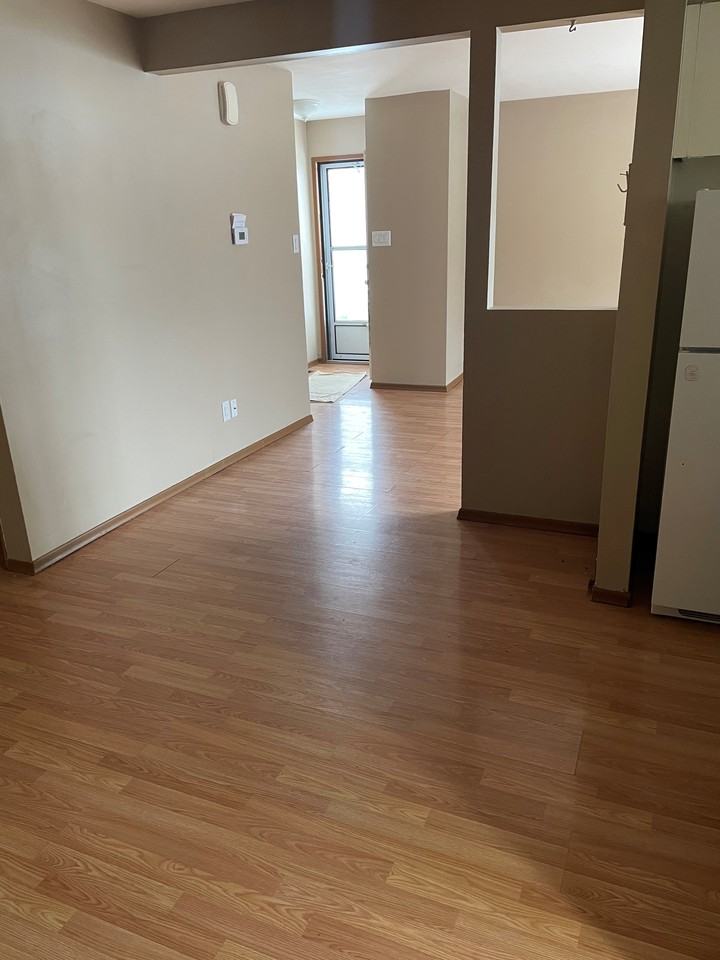 La Verendrye Apartments in North St. Boniface, Winnipeg, MB R2H 0B6